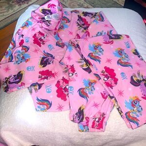 Kids 2 piece PJs size 7/8